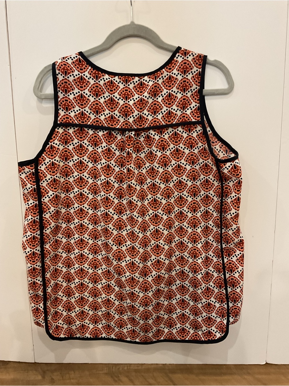 Pleione Orange, Black and White Sleeveless Tie-Front Printed Camisole - Picture 2 of 6